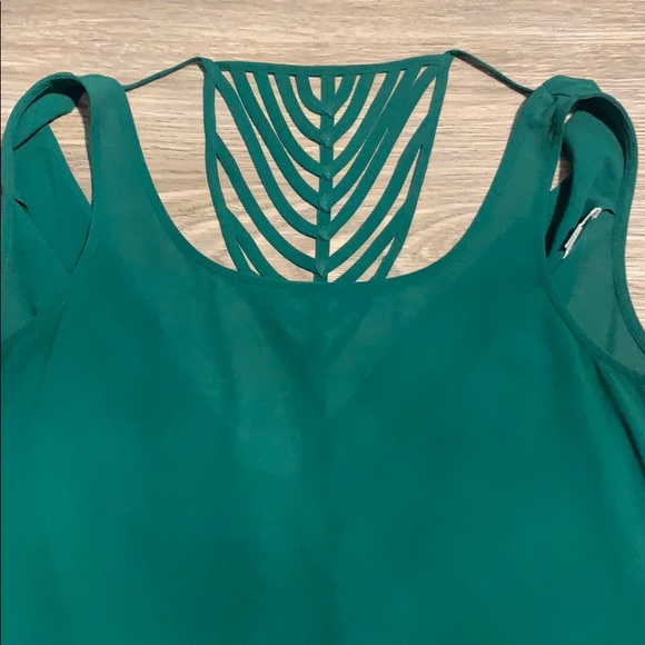 Detailed tank top - Picture 2 of 5